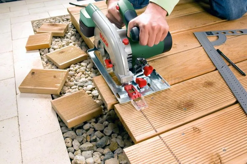Bosch ketassaag töös